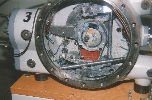 Das Bild zeigt einen Stirlingmotor, der durchgegangen war
